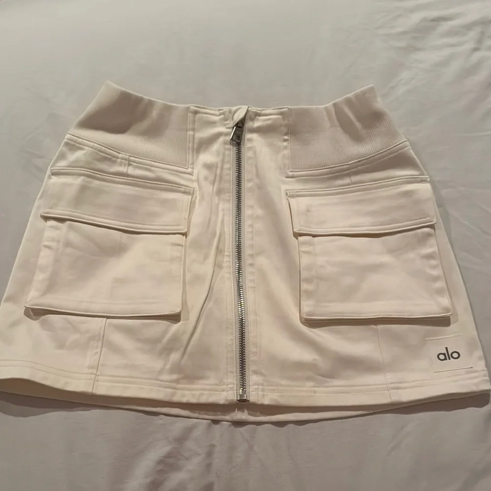 Alo Yoga Night Out Cargo Skirt